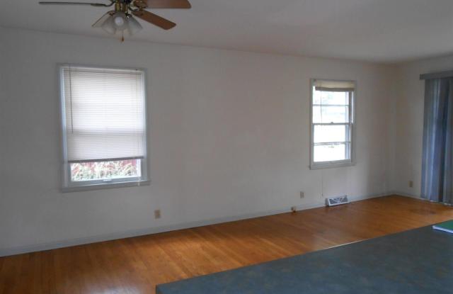 107 S Hillsdale Drive Gallery 4