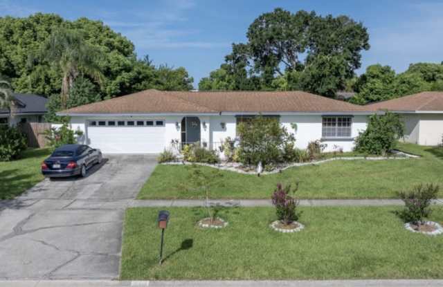514 Spring Oaks Boulevard photos photos