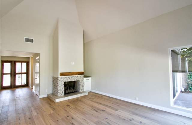 23811 Cassandra Bay Gallery 4