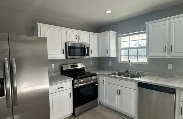 3 Bed 2 Bath Brick Home with Fenced in Backyard Gallery 4