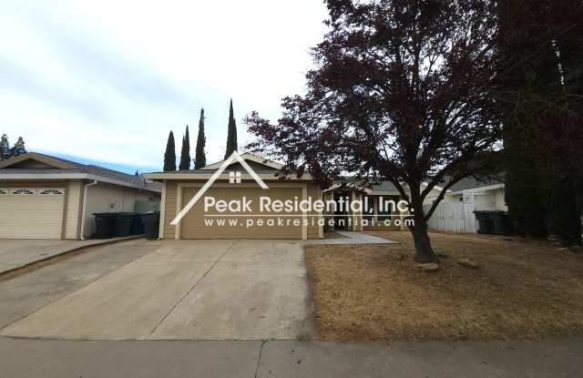 Great 4bd/2ba North Highlands Home with 2 Car Garage Gallery 1