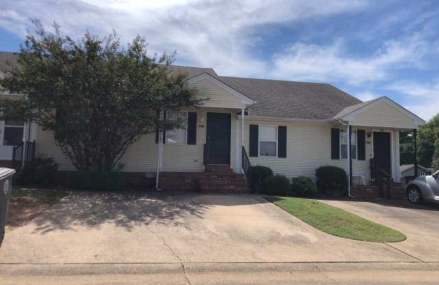 2 Bedroom, 2 Bath Condo in River Oaks Commons – Low Maintenance Living! - 2910 East Moore Avenue, Searcy, AR 72143