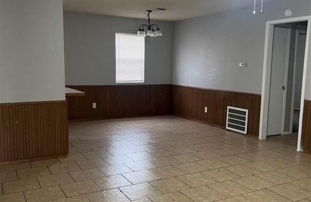 15682 Todd LN Gallery 2