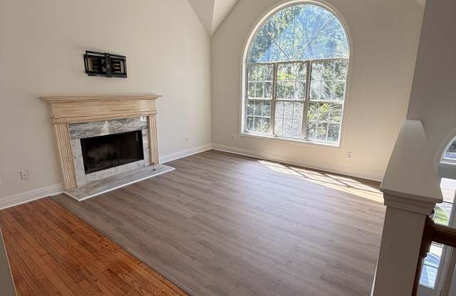 1865 Old Mill Road Gallery 3