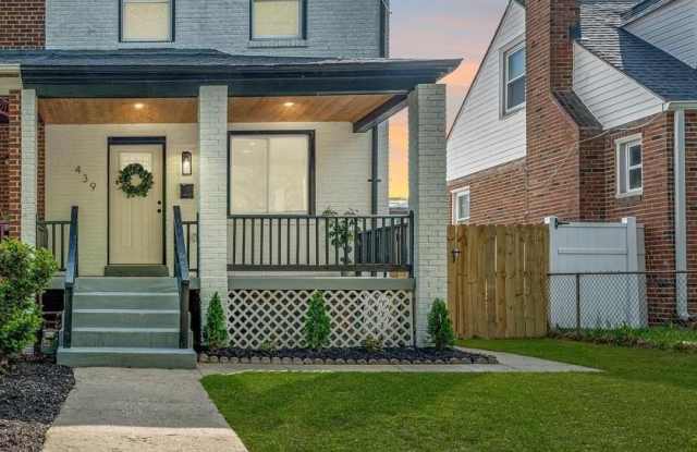 439 NEWCOMB Street SE photos photos