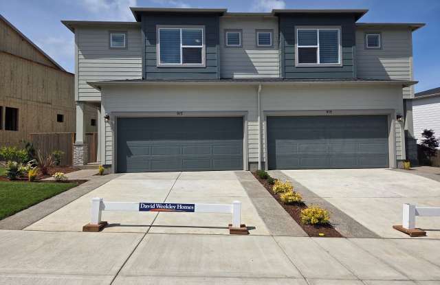 Brand New 3 bdrm 2 1/2 bath townhouse photos photos