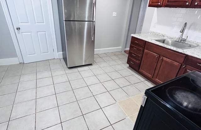 1221 Lindley Avenue - 2 Gallery 4