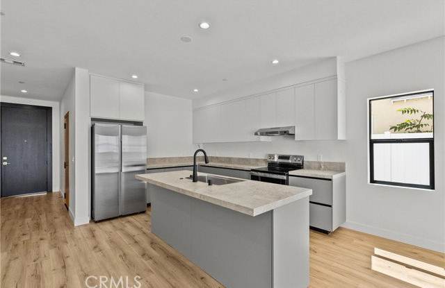 5751 Vista Del Monte Avenue Gallery 2