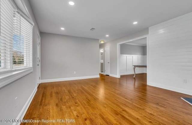 19 Bradley Avenue Gallery 3