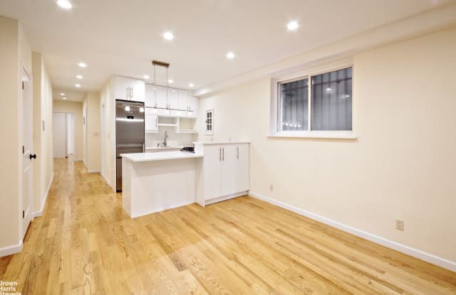 275 W 73RD Street - 275 West 73rd Street, New York City, NY 10023