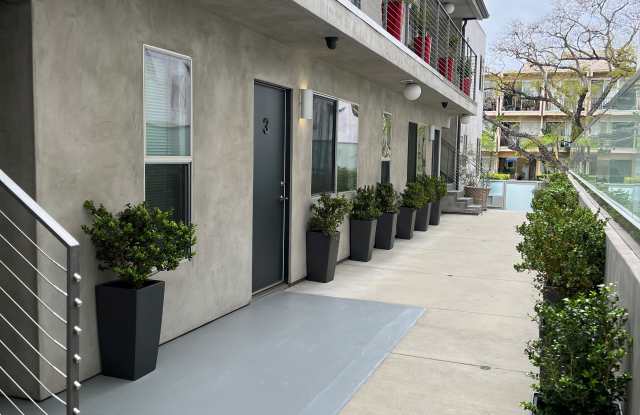 1418 North Poinsettia Place Gallery 3