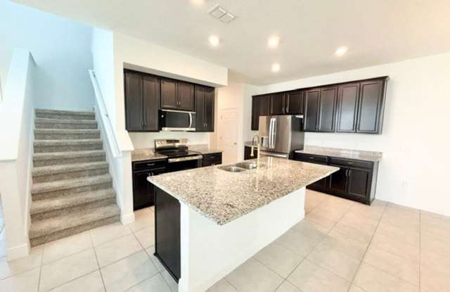 Winter Park - 3 Bedroom, 2.5 Bathroom - $2,900.00 Gallery 4