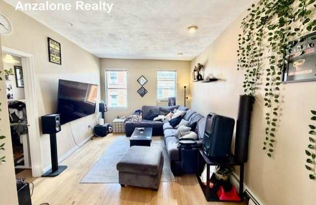 157 Salem Gallery 1