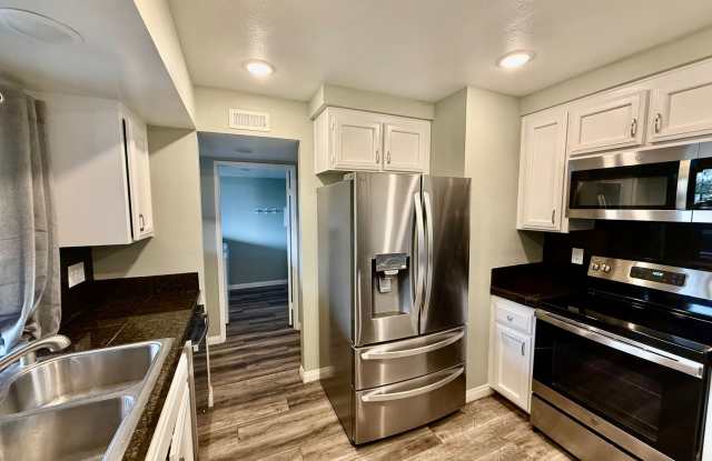 Welcome to your private retreat! - 11889 Timaru Way, San Diego, CA 92128