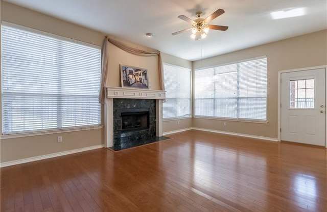 638 Oakbend Drive Gallery 3