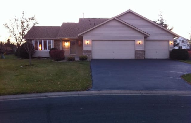 9249 Queens Gardens - 9249 Queens Gdns, Brooklyn Park, MN 55443