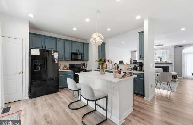 42427 ROCKSLIDE Terrace Gallery 3