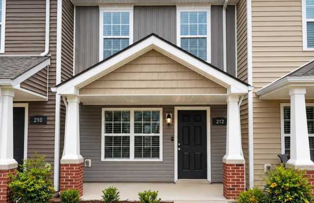 Close to I-24! 2 bed/2.5 Bth Condo! Nice!! Gallery 3