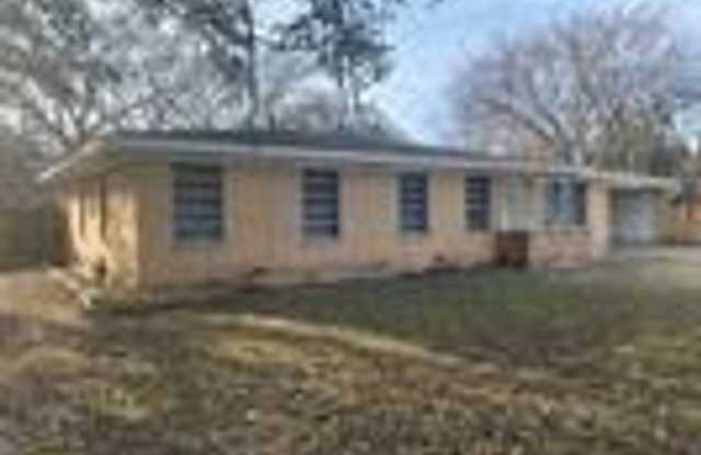 2408 Lake Air Dr Gallery 3