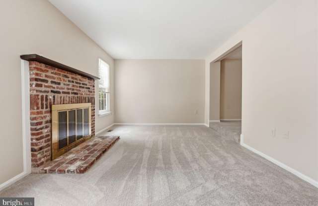 10065 CHESTNUT WOOD Lane Gallery 4