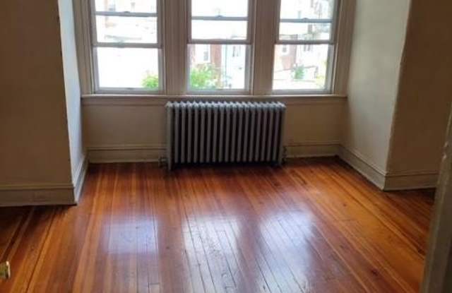 4923 N 17TH Street Gallery 3