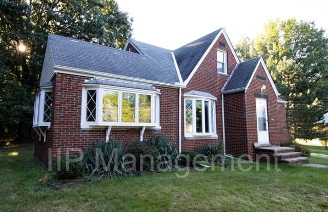 145 Richmond Road - 145 Richmond Road, Richmond Heights, OH 44143