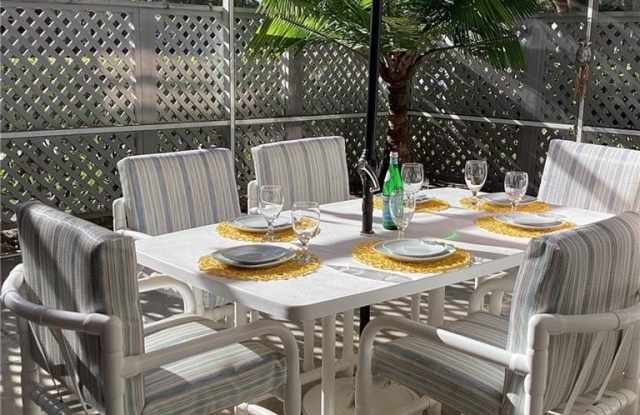 2460 Danbury Lane SW Gallery 4