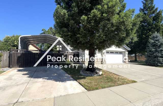 Wonderful 3bd/2ba Vintage Park Home with Covered RV Access! Gallery 3