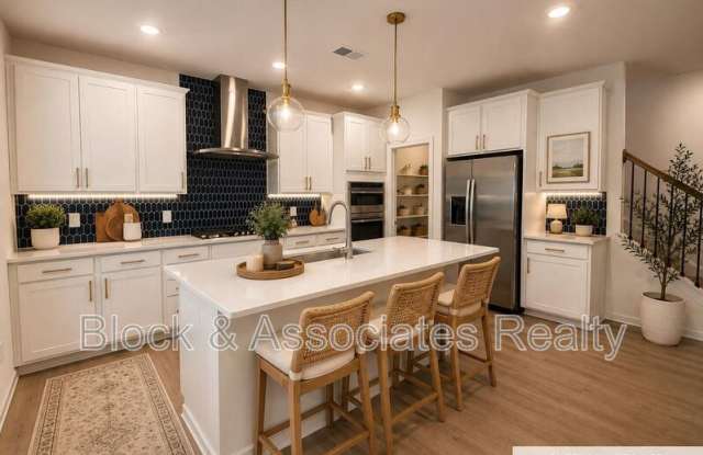 611 Contento Ct Gallery 3