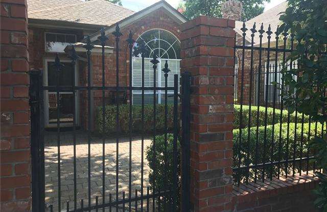 324 Lexington Lane Gallery 2