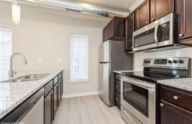 Villas at The Hub Townhome - 3 Bed/2.5 Bath Gallery 3