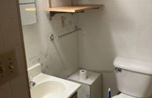 $900 - 2 Bedroom 1 Bath Duplex - Close to South Dakota School of Mines! Gallery 3