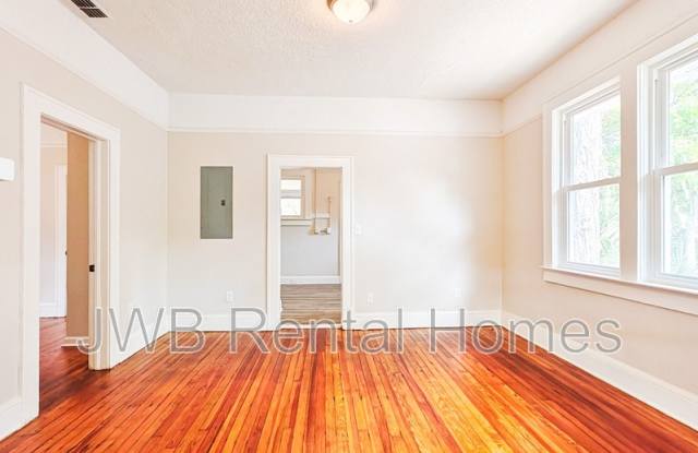 947 Kenmore St Gallery 4
