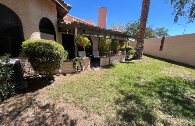 A Fabulous 2 Bedroom Single story Townhome Close to UNLV and Airport photos photos