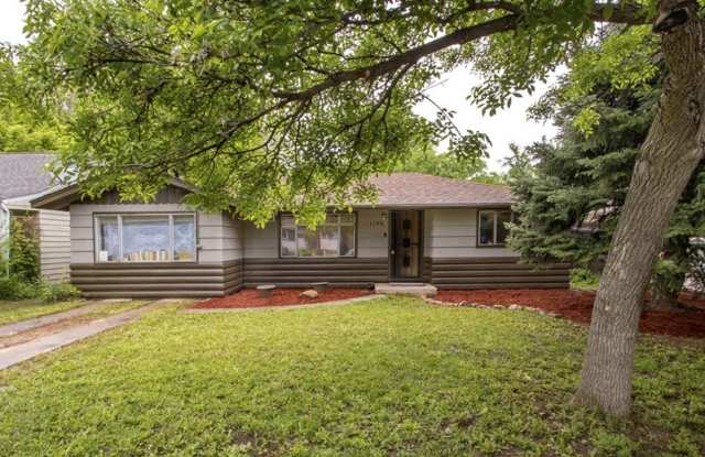 STUDENTS WELCOME! Cute 3-Bedroom / 1-Bath Home w/ Spacious Fenced Yard photos photos STUDENTS WELCOME! Cute 3-Bedroom / 1-Bath Home w/ Spacious Fenced Yard photos photos