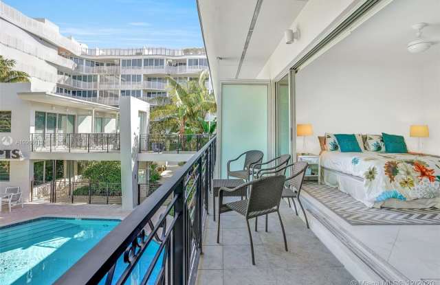 2135 Washington Ct - 2135 Washington Court, Miami Beach, FL 33139