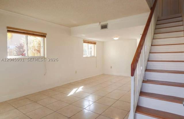 8252 NW 6th Ter photos photos