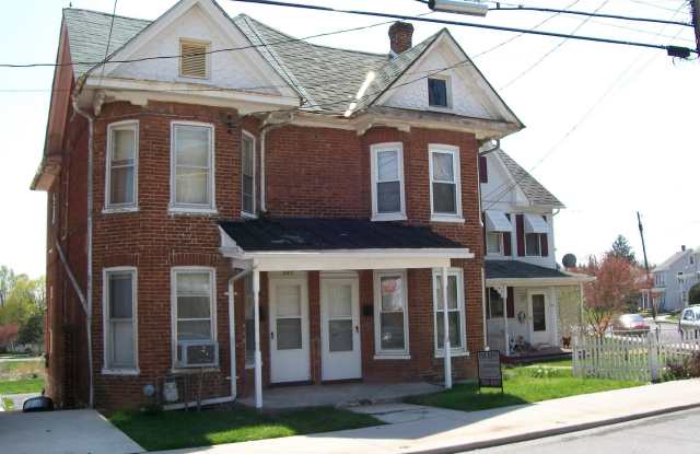 Duplex 249 Cleveland Ave - 249 Cleveland Avenue, Waynesboro, PA 17268