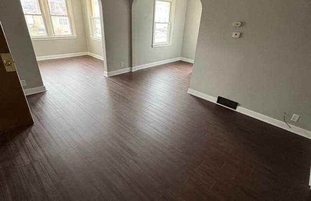 1308 W 4th photos photos