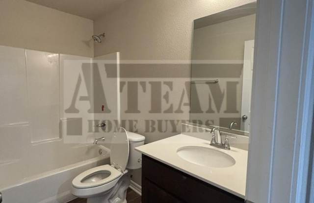 Fully Updated 3 Bedroom 2 Bathroom Located in Mabank ISD Gallery 3