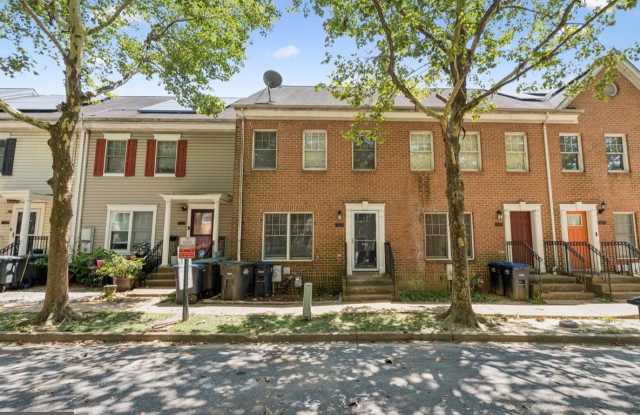 837 HR Drive SE - 837 Hr Drive Southeast, Washington, DC 20032