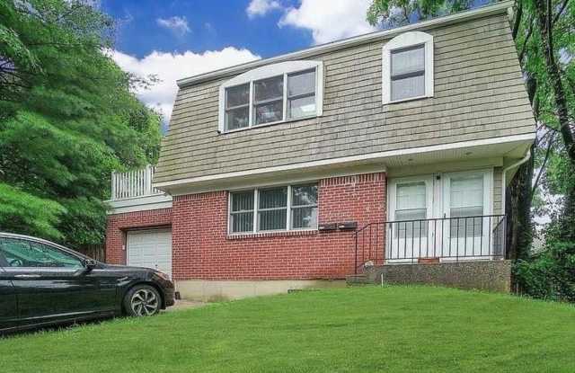 1012 Old Northern Boulevard photos photos