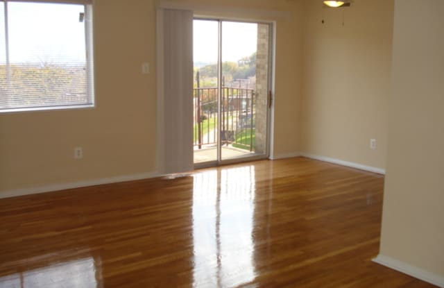 Clermont Apartments Gallery 2