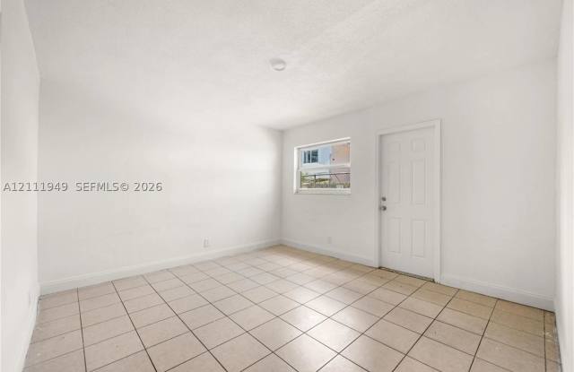 608 SW 16th Ave Gallery 4