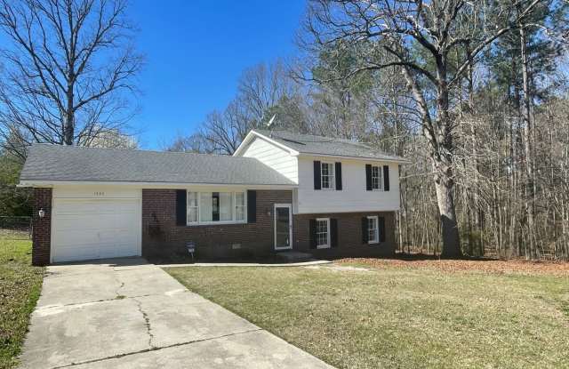 3 Bedroom 2.5 Bathroom - One Pet Allowed Gallery 3