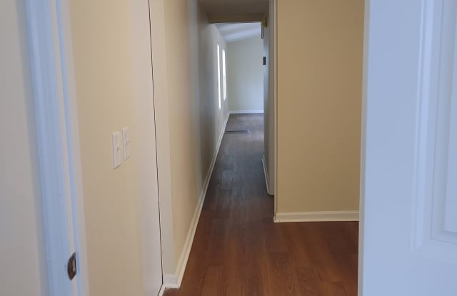 2287 Plantation Rd Gallery 2