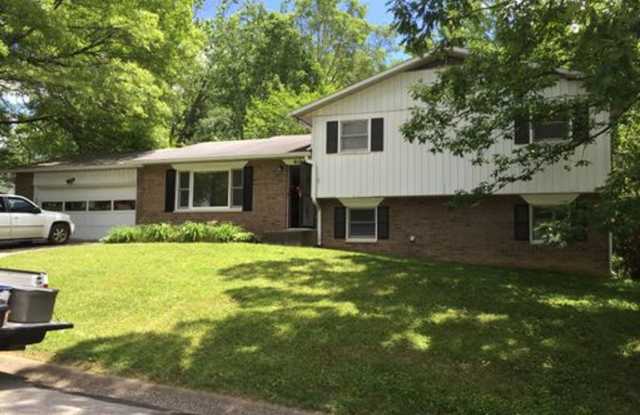 404 N Sheffield Drive Gallery 1