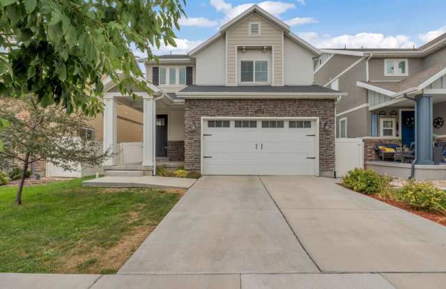 Like New Chic, Modern Spotless w 2 car attached photos photos