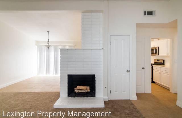 22856 Leadwell Street Gallery 2