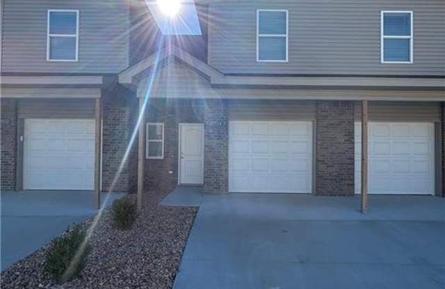 2804  W Mockingbird  LN - 2804 West Mockingbird Lane, Rogers, AR 72756